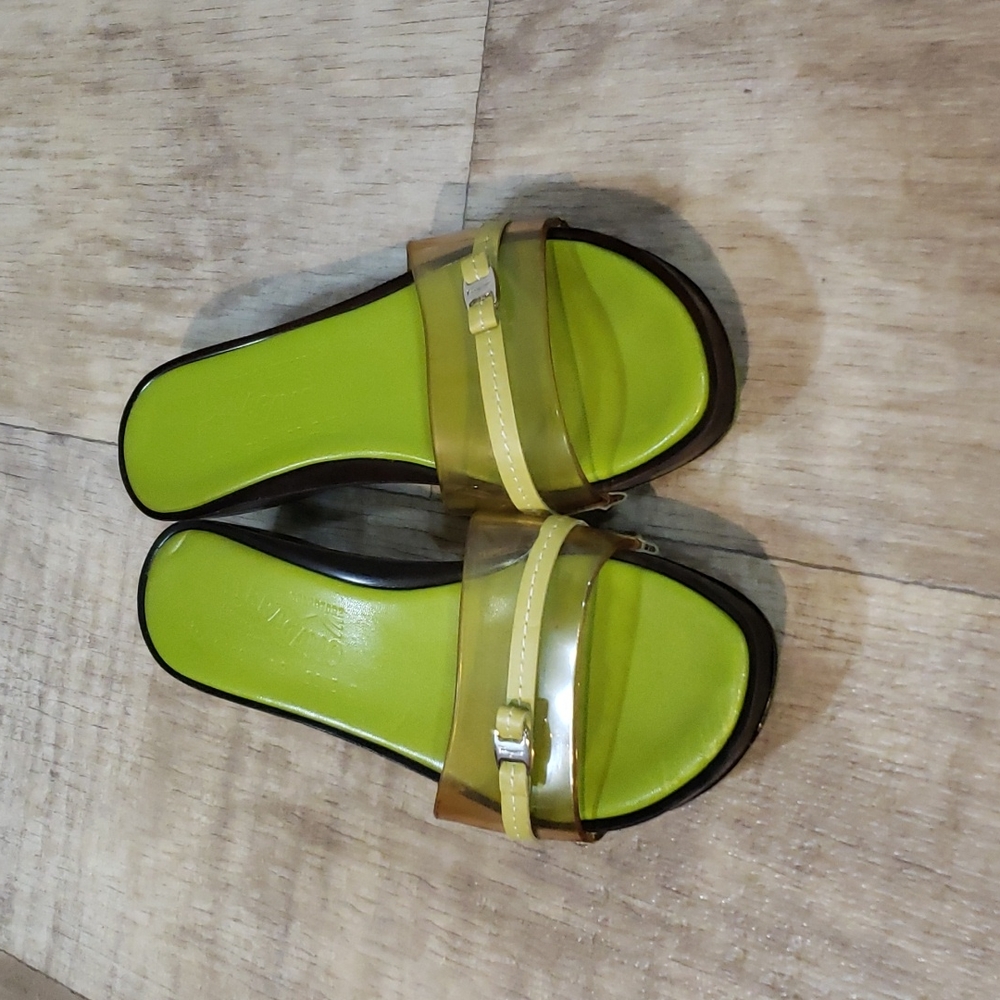 Salvatore Ferragamo 7 1/2B green